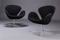 Arne Jacobsen. Svanen. Par lænestole, model 3322 2