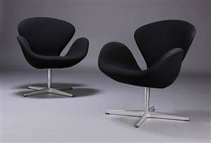 Arne Jacobsen. Svanen. Par lænestole, model 3322 2
