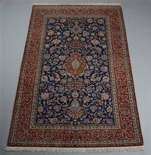 Persisk Isfahan tæppe, 238 x 156 cm.