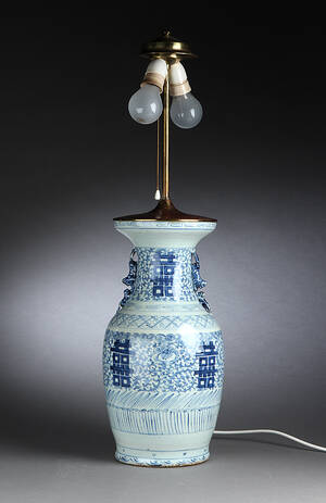 Kinesisk bordlampe af porcelæn