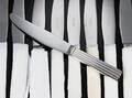 Sigvard Bernadotte for Georg Jensen. Fjorten Bernadotte knive med korte skafter af nysølv 14
