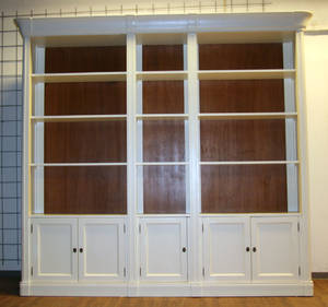 Bogskab, Fransk landstil, hvidmalet træ