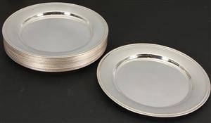 16 Dækketallerkner silverplated. 16