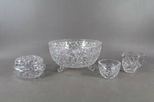 Skål, lockskål, sockerskål och gräddkanna