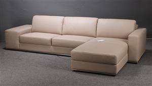 Tre pers. sofa med chaiselong