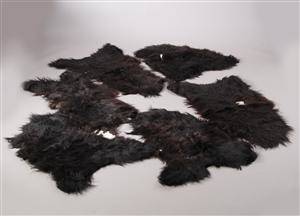 Seks Islandske IIIII grade økologiske fåreskind. PynteskindUdeskind. Farve Black 6