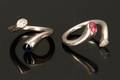 To ringe 18 kt hvidguld, af Georg Jensen. Model Carnival. 
