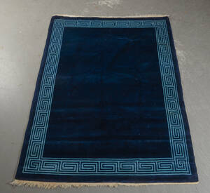 Kinesisk tæppe, 232 x 170 cm. 