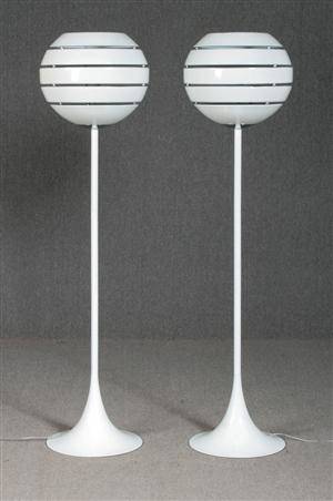 Par Manhattan standerlamper, hvidlakeret aluminium 2