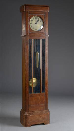 Standur af bejdset træ, 1900-tallets anden halvdel