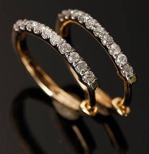 Øreringe, Creoler, 9 kt guld med 0.30 ct 