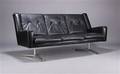 Dansk møbelproducent. Tre-pers. sofa