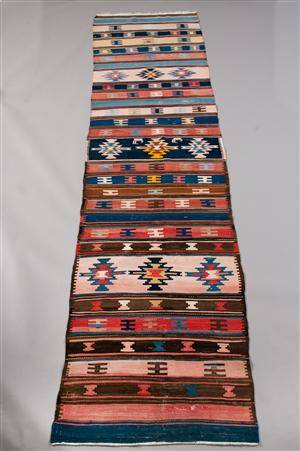 Kelim, Azeri, handgewebt, ca. 420 x 97 cm. 