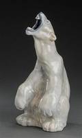Royal Copenhagen. Porcelænsfigur i form af brølende isbjørn, 1. sort