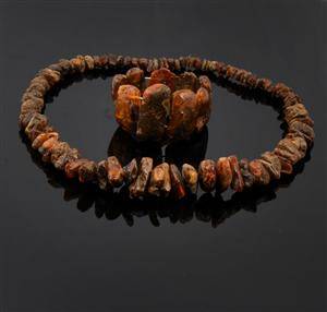 Ravsmykker. Halskæde og armbånd 2