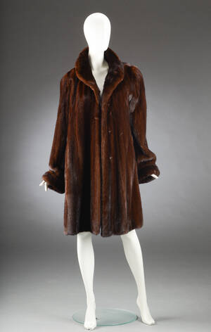 Saga. Frakke af mink, Ca. str. 4244 Denne vare er sat til omsalg under nyt varenummer 4780182