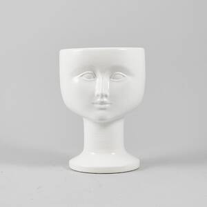 Ytterfoder, Lisa Larson f. 1931