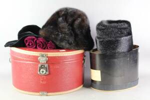 Hattaskar 2 st och hattar 3 st