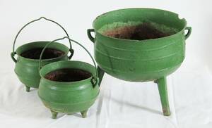 Grytor på ben 3st, 181900-tal