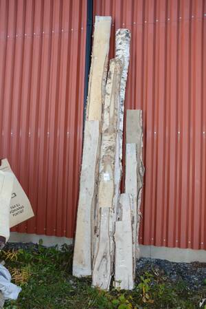 Björkplank parti, okantade, L ca 70-330 cm