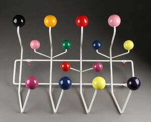 Charles Eames. Hang-it-all knagerække