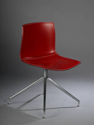 Lievore Altherr Molina. Stol model Catifa 46.