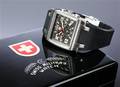Swiss Military Watch Ronda Startech. Herreur i stål med etui og papirer