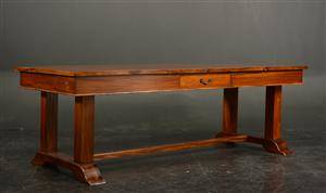 Langbord af mahogni, sarg med 2 skuffer