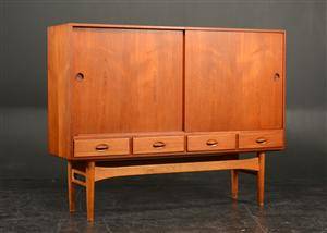 Skænk af teak og eg, 1950erne
