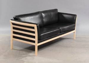 Dansk møbelproducent. Tre-personers sofa med læder