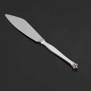 Danske Guldsmedes Sølvvarefabrik. Dansk krone lagkagekniv med skaft af sterlingsølv