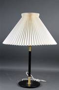 Aage Petersen -  Le Klint  Bordlampe model 352