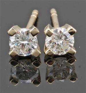 Earrings in 14k set with brilliant cut diamonds 0.44 ct