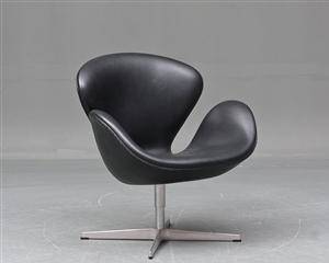 Arne Jacobsen. Hvilestol Svanen af sort læder 