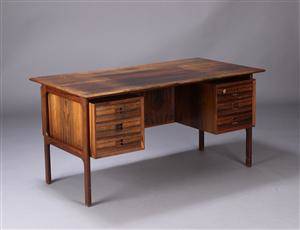 Dansk møbelproducent. Fritstående skrivebord