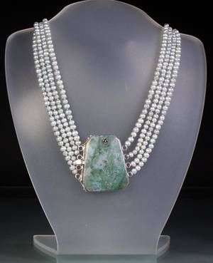 Süßwasserzuchtperlcollier mit Moosachatsteinverschluss