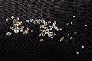Ausfassware Diamanten, zus.1,58 ct Diese Ware steht erneut zur Auktion unter der Warennummer rnrn4783647