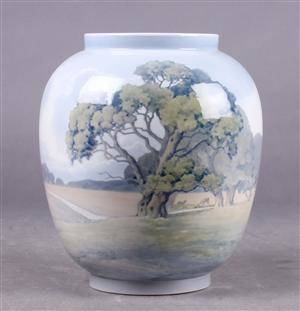 Bing og Grøndahl. Stor vase nr. 8771-271