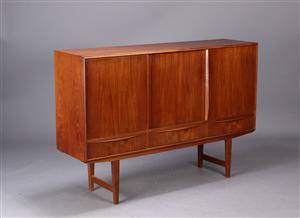 E. W. Bach. Høj skænk, teaktræ