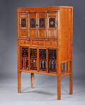 Kinesisk skabsmøbel af lakeret træ, 1900-tallet