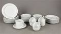Grethe Meyer for Kgl., Hvidpot, spise- og kaffestel, porcelæn 32