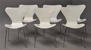 Arne Jacobsen. Sæt på seks stole syveren , model 3107 6
