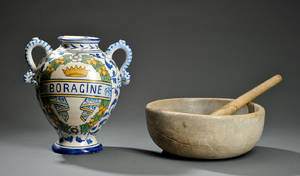 Træmorter med pistil samt italiensk krukke af terracotta. 3