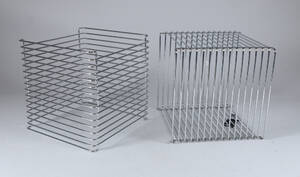 Verner Panton. Wire Cube i farven Chrome. 2