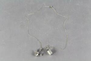 Halsband med hängen i silver