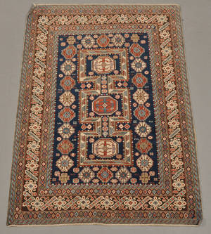 Kaukasisk tæppe, antageligt 80-100 år gl     188 x 124 cm.
