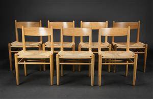 Hans J. Wegner. Sæt på syv stole af egetræ, model CH-38 7