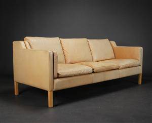 Stouby Møbler. Tre-pers. sofa, læder, model Eva 