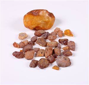 Ravklumper, samlet vægt ca. 214 gr. 