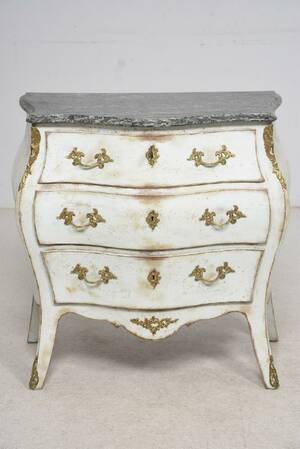 Stilbyrå med marmorskiva